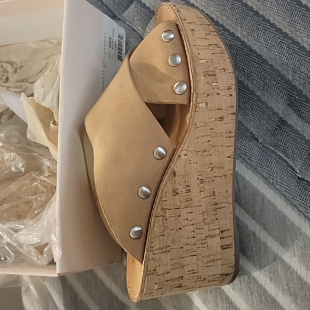 Wedge - Picture 4 of 5